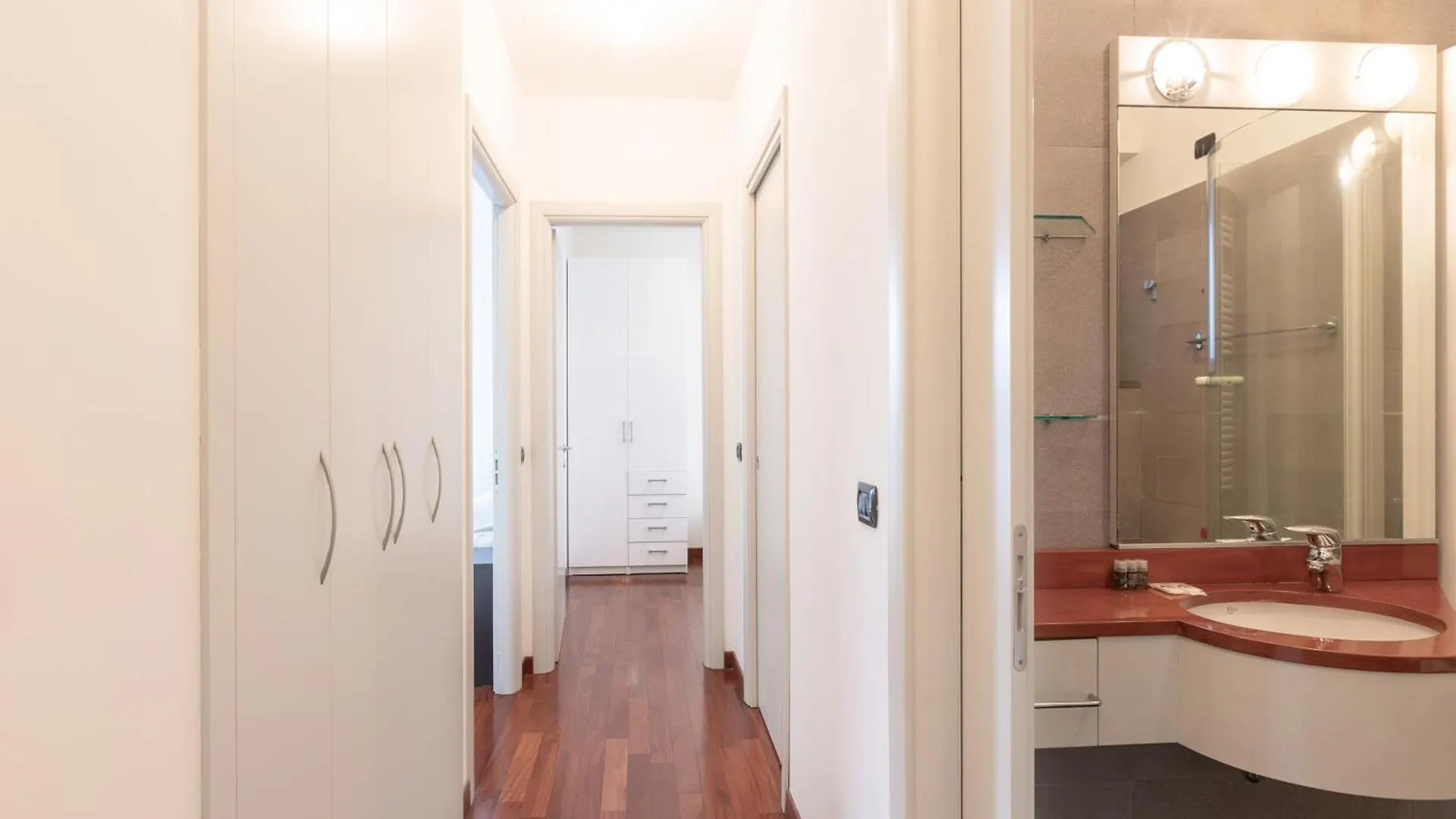 Bright Two Bedrooms Apartment With Terrace Zanuso - Mirable Pm Milan