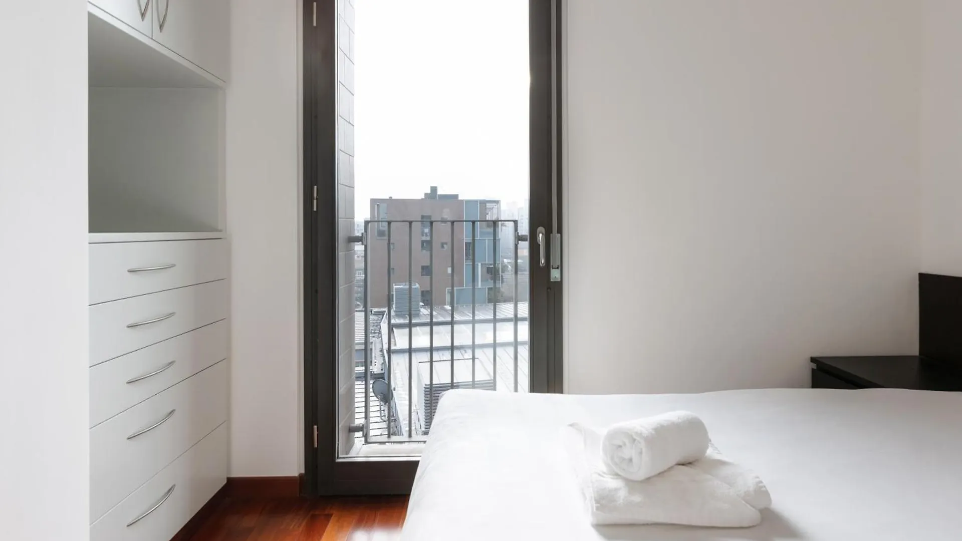 Bright Two Bedrooms Apartment With Terrace Zanuso - Mirable Pm Milan 0*,