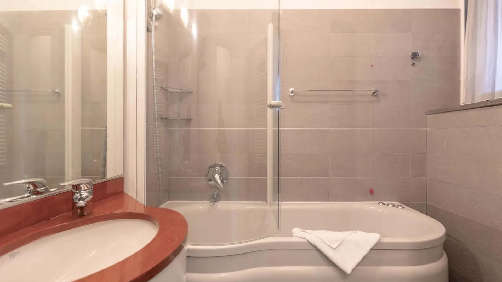 Bright Two Bedrooms Apartment With Terrace Zanuso - Mirable Pm Milan