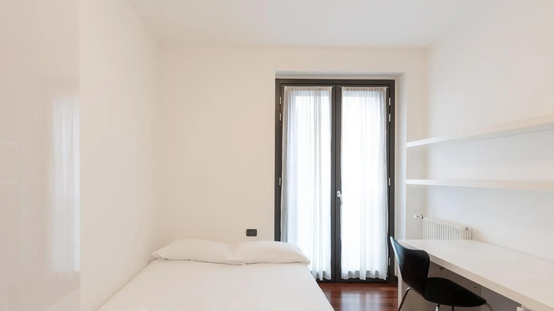Bright Two Bedrooms Apartment With Terrace Zanuso - Mirable Pm Milan Italy