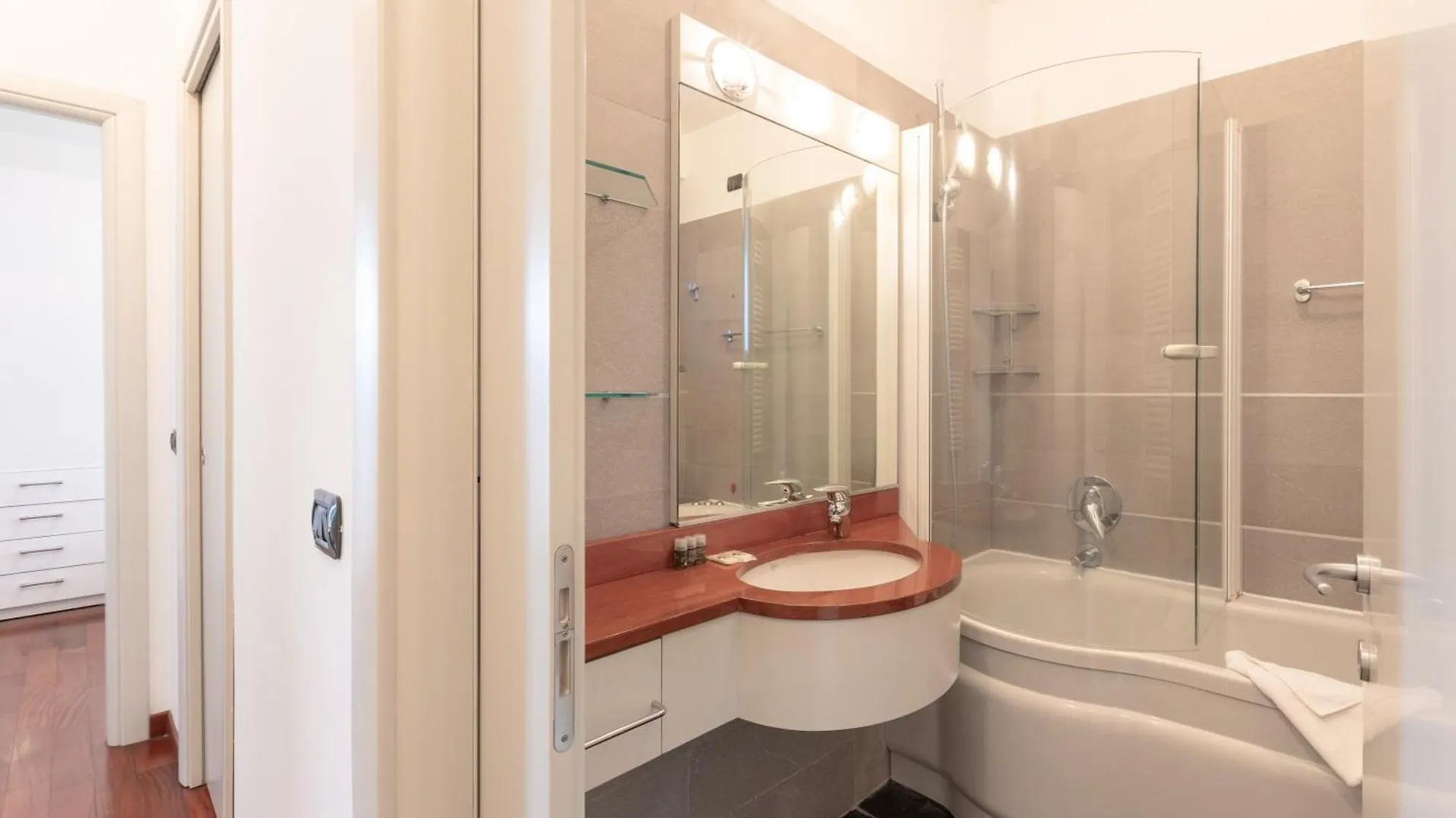 Bright Two Bedrooms Apartment With Terrace Zanuso - Mirable Pm Milan